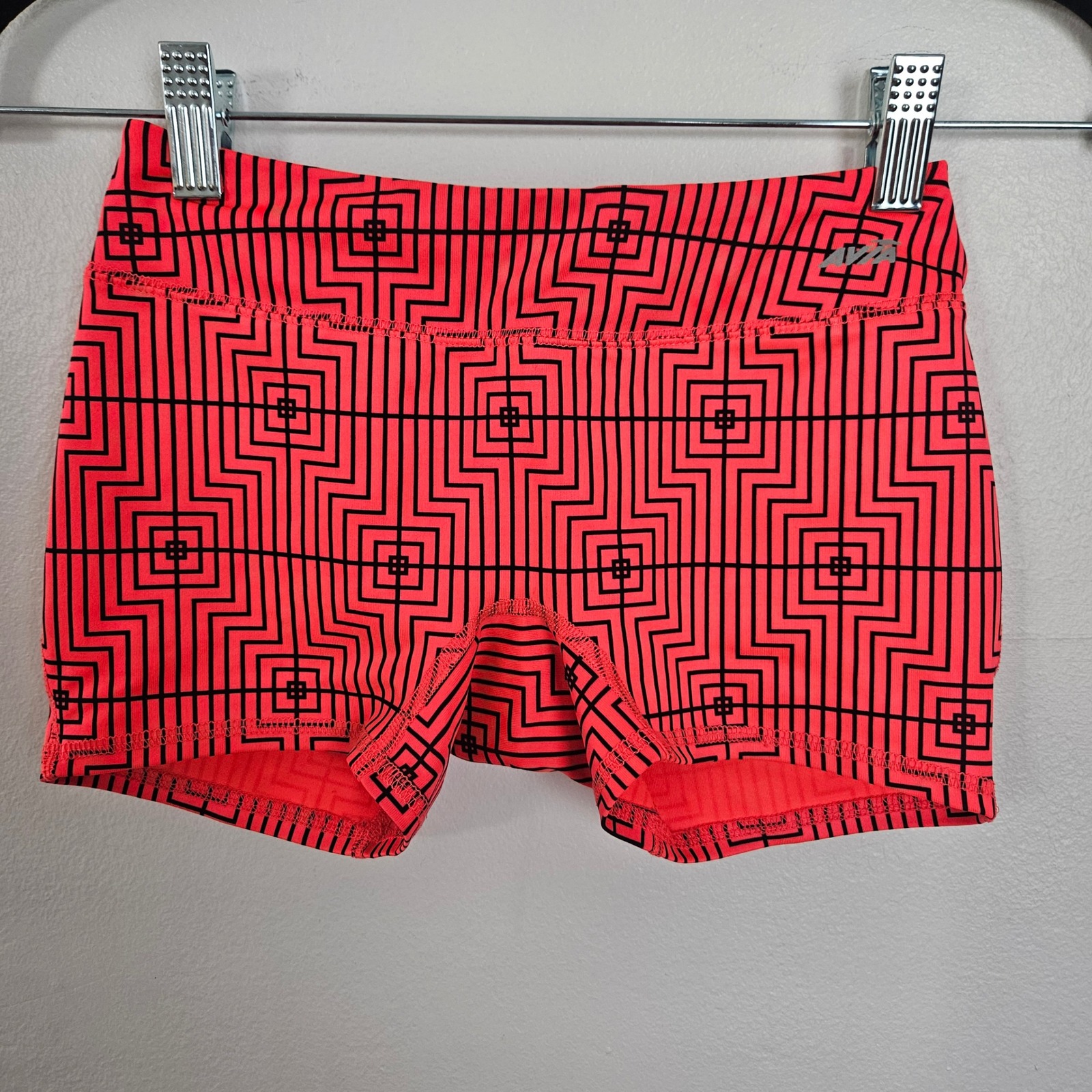 Avia Girls Diva Pink Geometric Maze Athletic Compression Shorts Size L 10-12